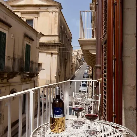 Macrame In Centro Storico A Noto