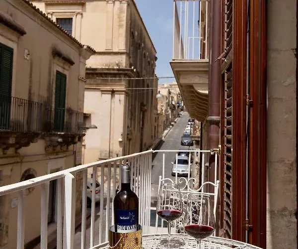 Macrame In Centro Storico A Noto