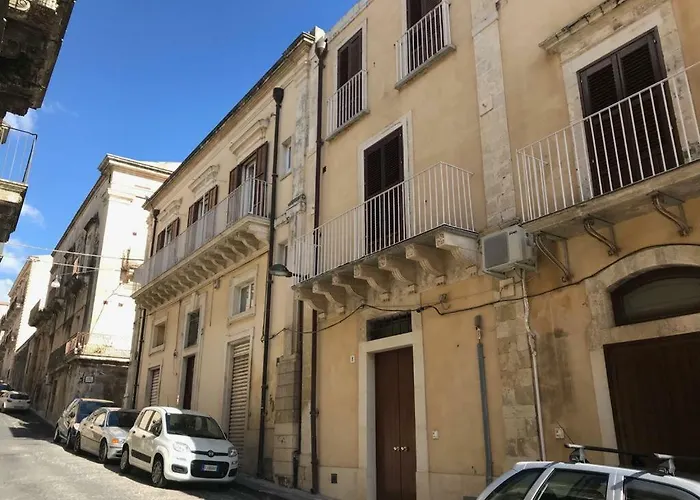 Macrame In Centro Storico A Noto